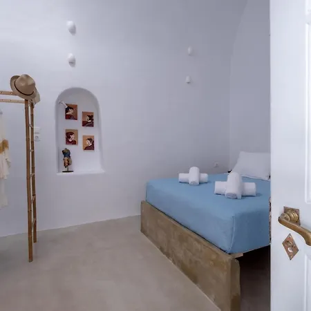 Labyrinth Traditional Villa *