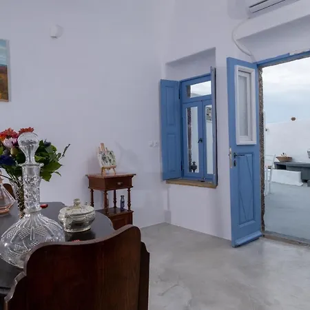 Villa Labyrinth Traditional