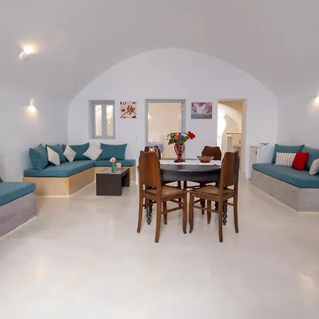 Labyrinth Traditional Villa *